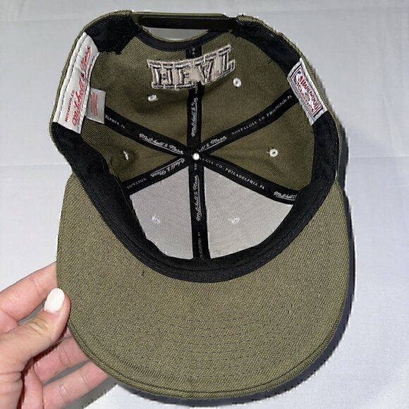 Miami Heat Mitchell & Ness Hardwood Classic Snapback Hat NBA Olive Green/Gray - Picture 7 of 10